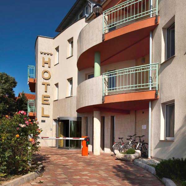 Hotel Makár